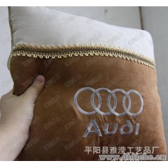 厂家批发订做麂皮绒抱枕被|汽车两用靠垫被|广告礼品抱枕|绣logo